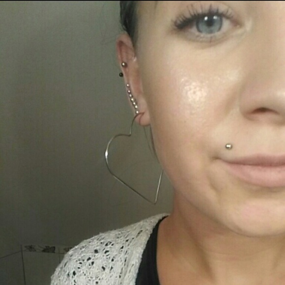 ✌🏼PAIRS Wire Hearts Earrings - Picture 5 of 5